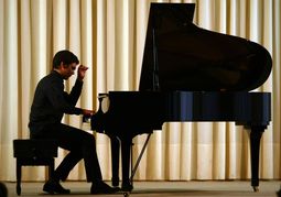 Alejandro Villanueva Pianista _0