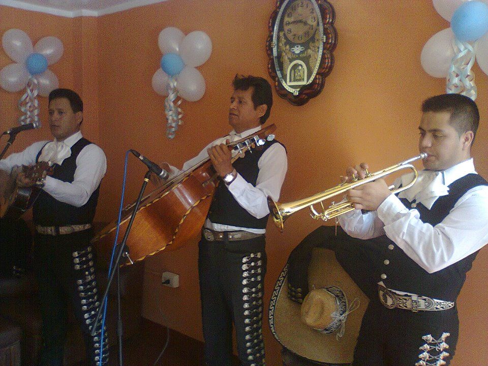 mariachis peruanos-los olivos  1