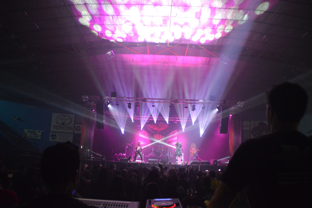 alquiler equipos sonido e iluminación profesional 2