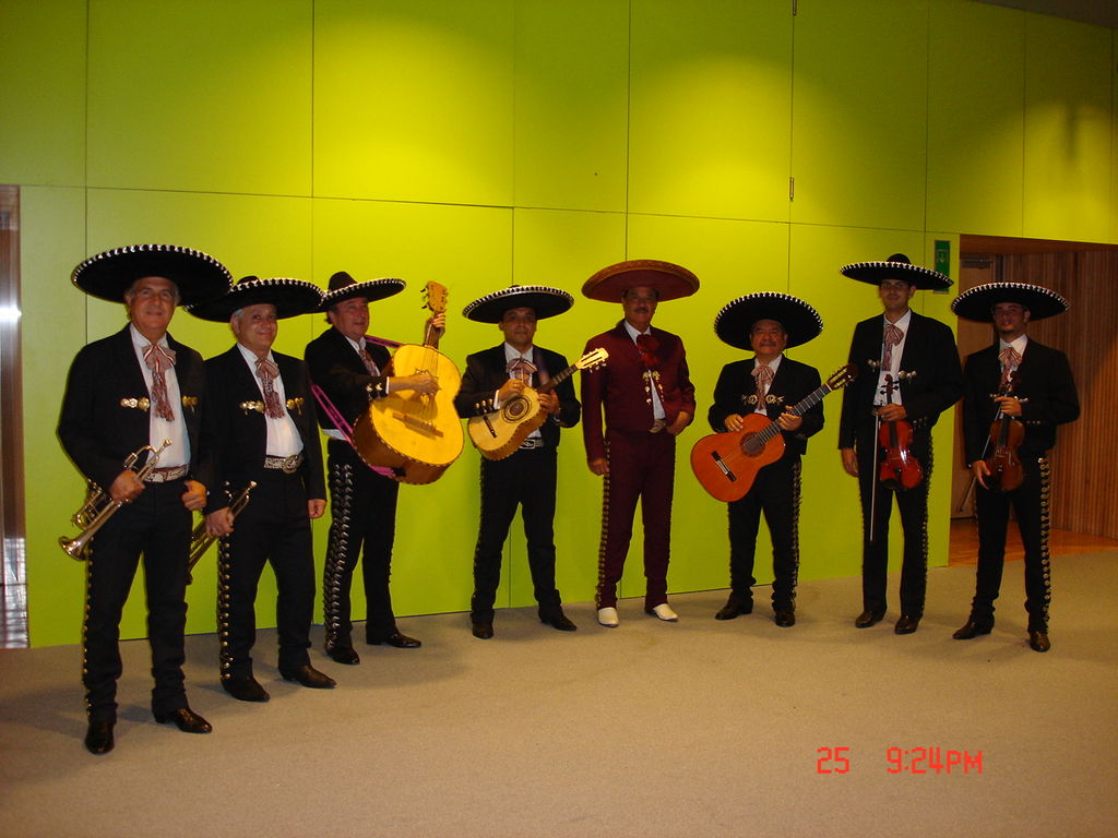 mariachi los caporales 2