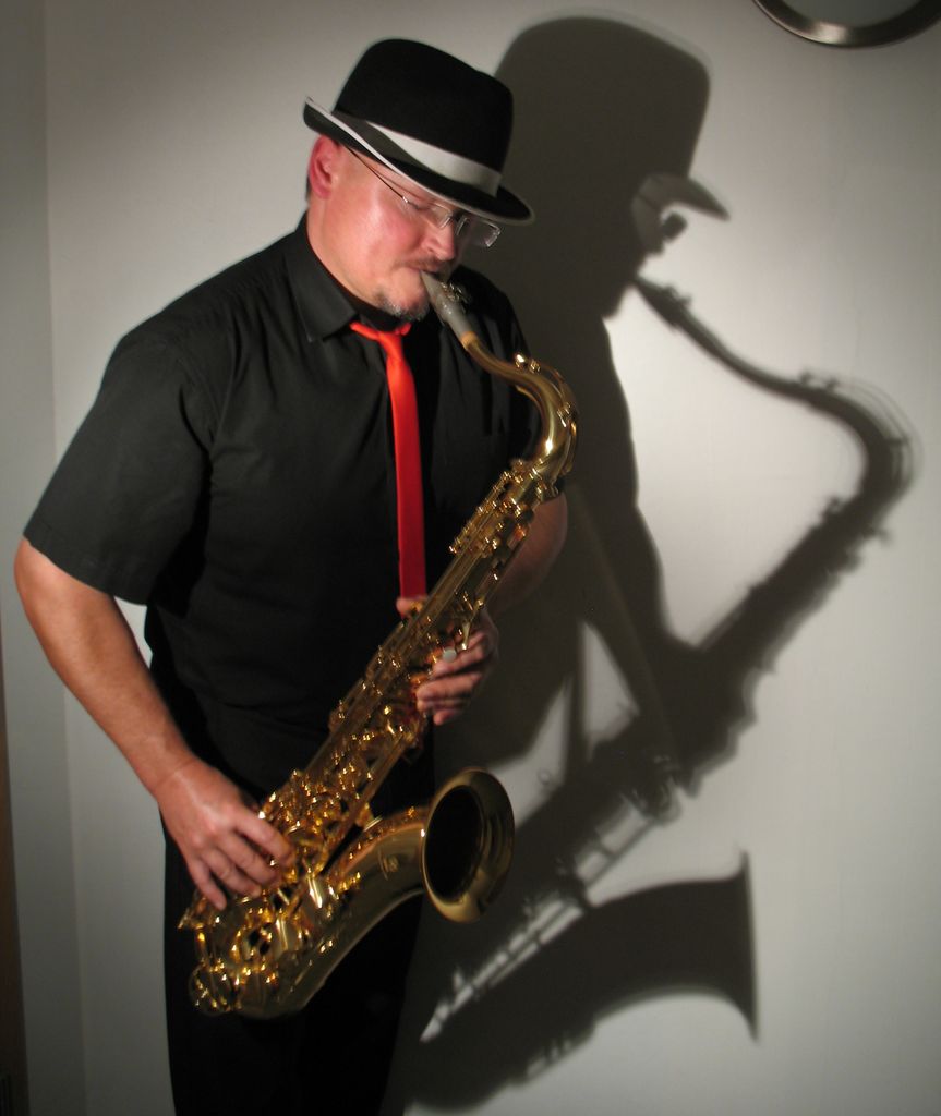 solo saxophonist saxophonman 0
