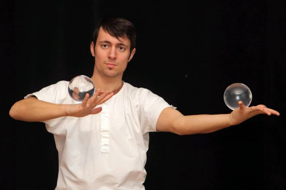 danelo - contact juggling 2