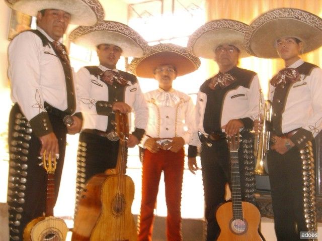 mariachis al estilo jalisco!!! 0