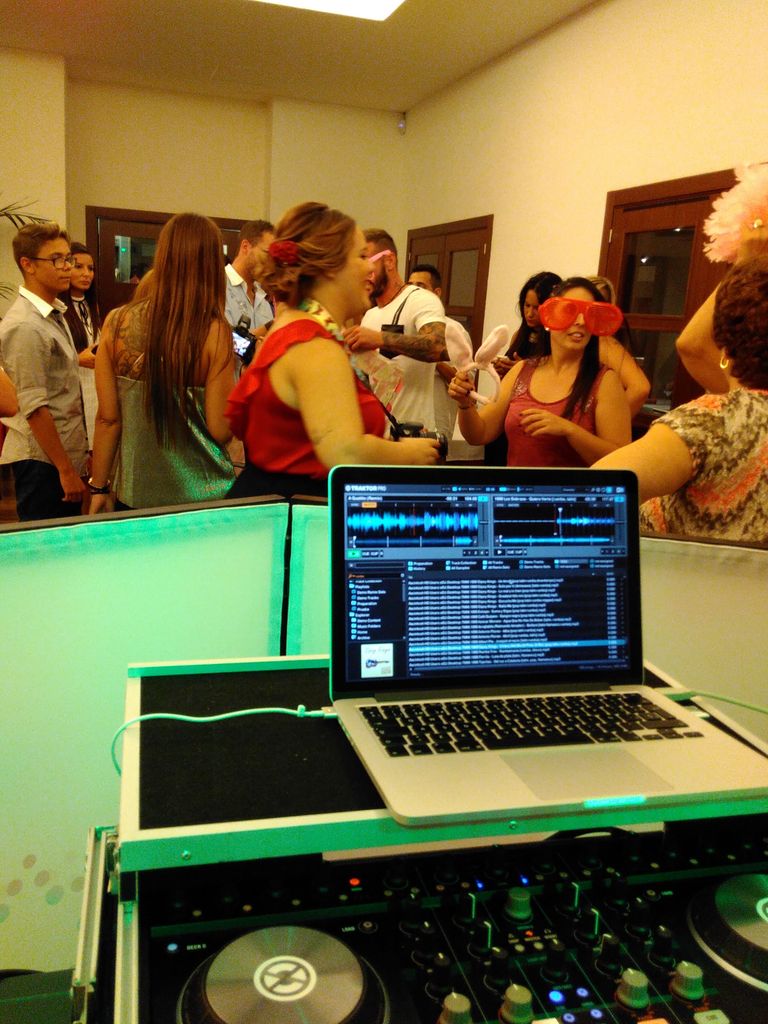 dj para todo tipo de eventos 1