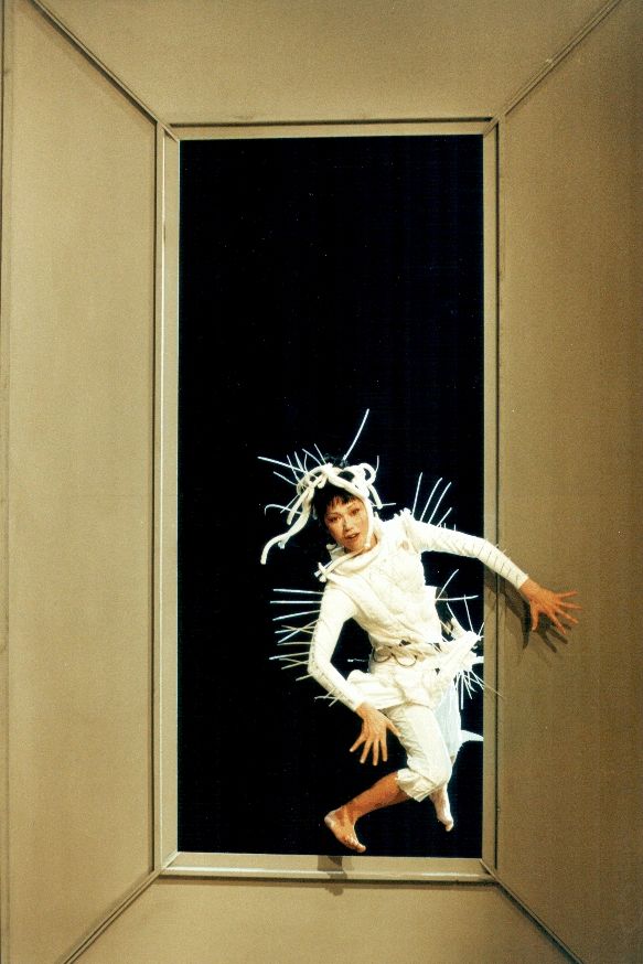 minako seki - dancing between 2