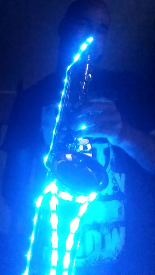 saxofonista led aaron cabral 0