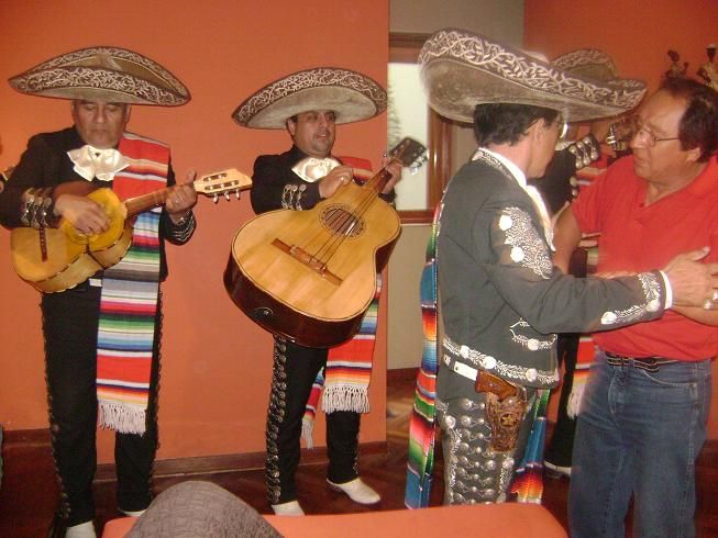 mariachis peruanos en vivo!!! 0