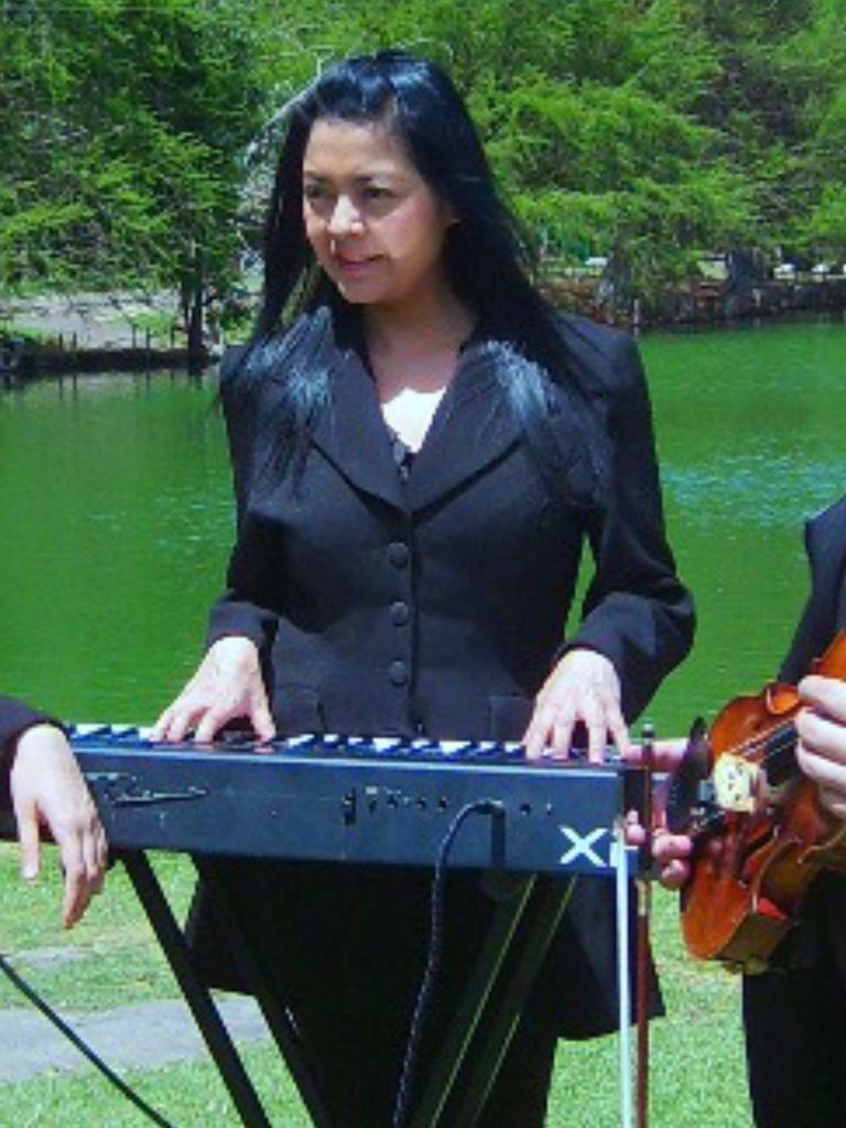 pianista mujer para eventos 0