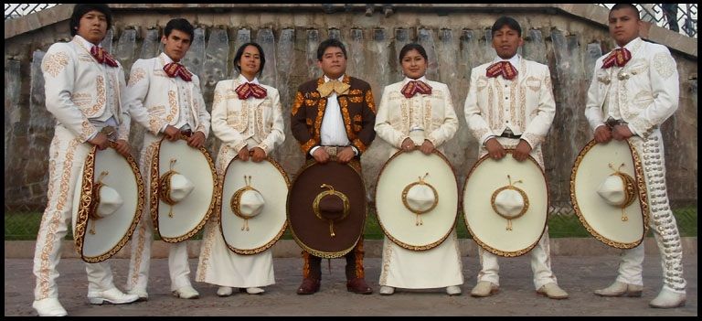 mariachis en cusco, serenatas  2