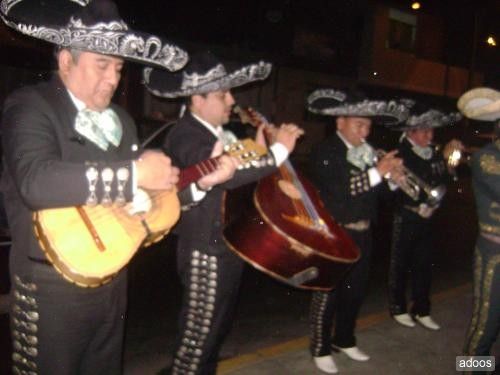 mariachis charros peruanos 2