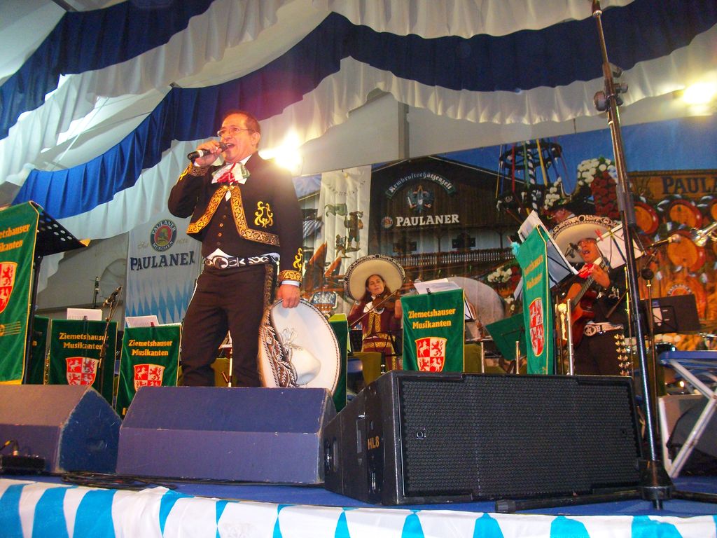 mariachi victor andrade en baleares 2