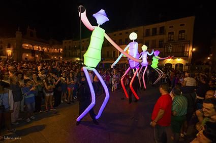 giant dancers crearte 1