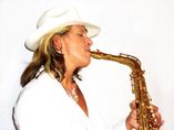 Sängerin mit Saxophon foto 1