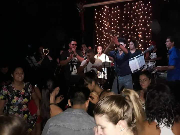 grupo musica latina barcelona carlos pardo palante 2