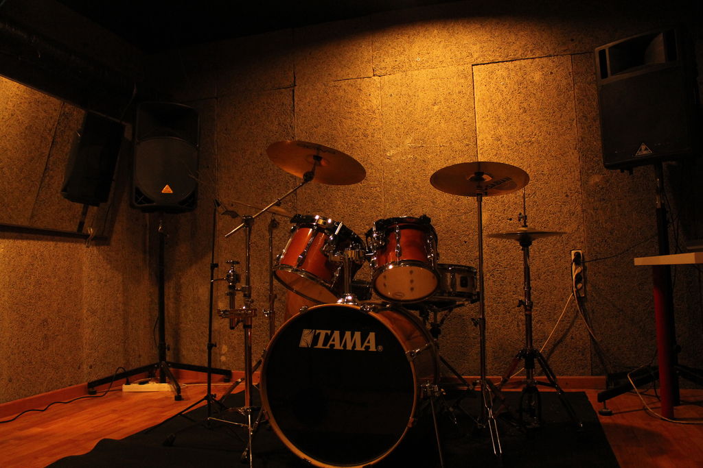 top music locales de ensayos 2