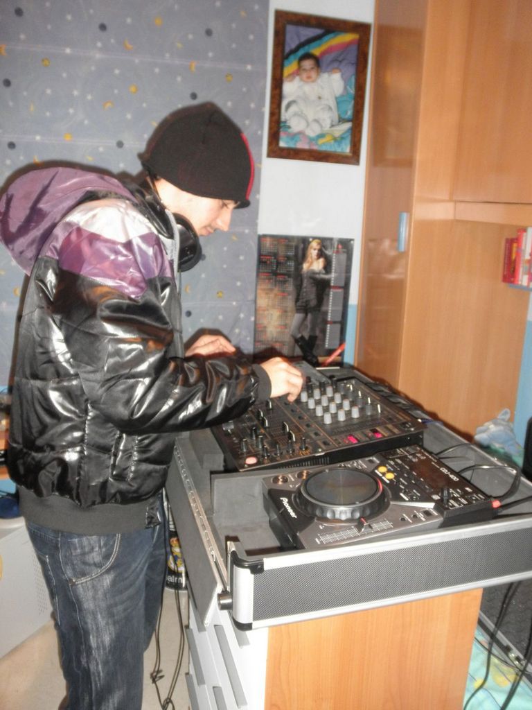 dj kristos- contratación 0