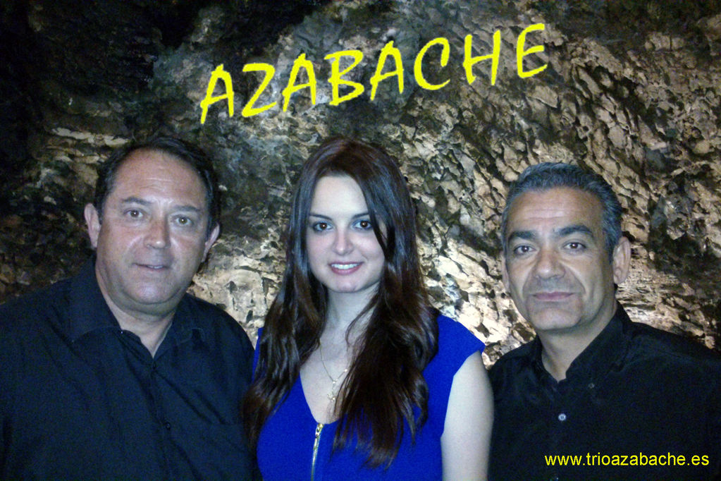 trío azabache 0