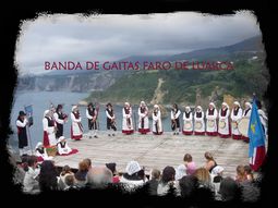 Banda de gaitas faro de luarca