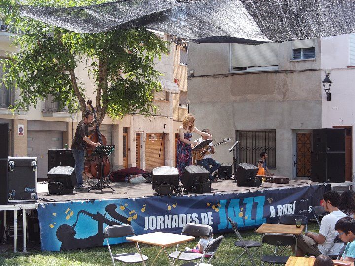 the white jazz trio.........swing 2