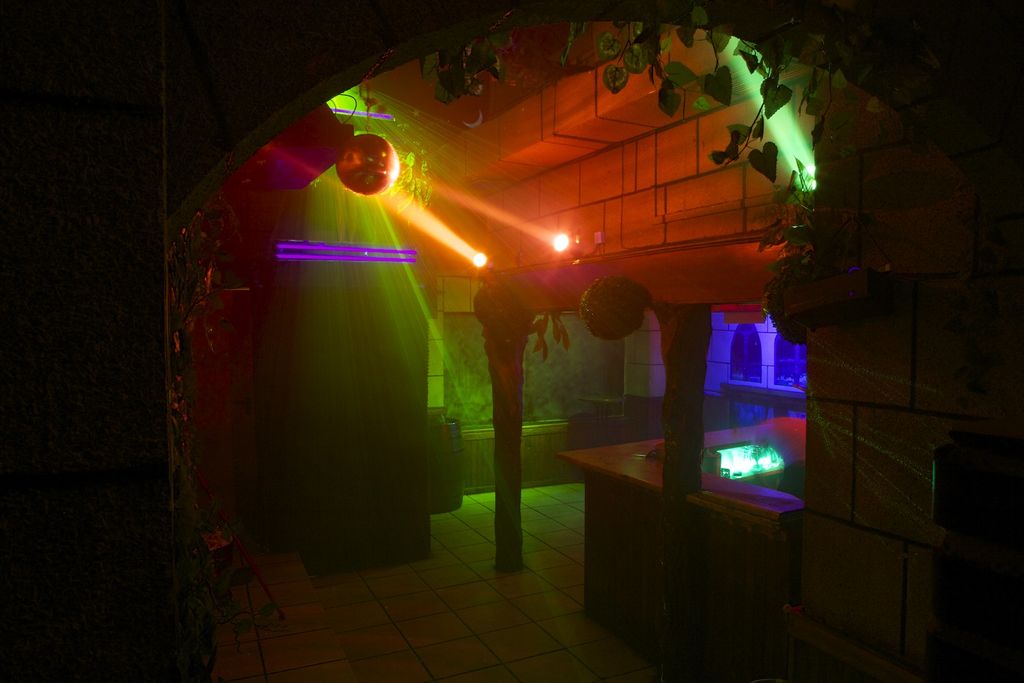 alquilar local fiestas graduaciones privadas light 0