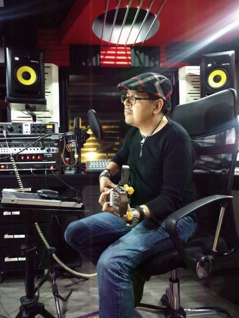 cantante guitarrista bohemio t 0