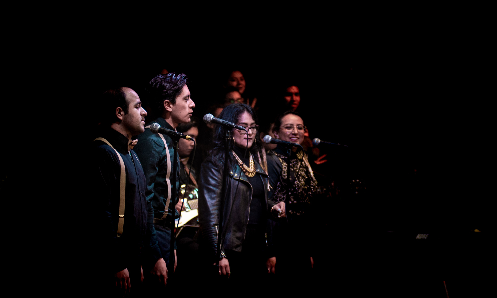 Coral: Agrupaciones vocales, coros, sopranos, cantantes de ópera y conjuntos que interpretan obras cantadas